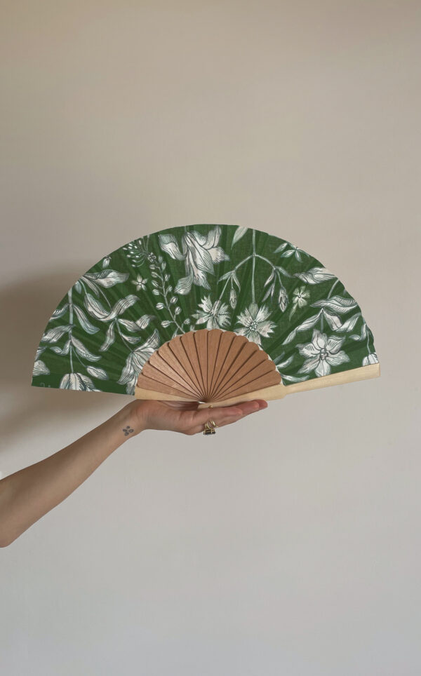 Deep green handfan